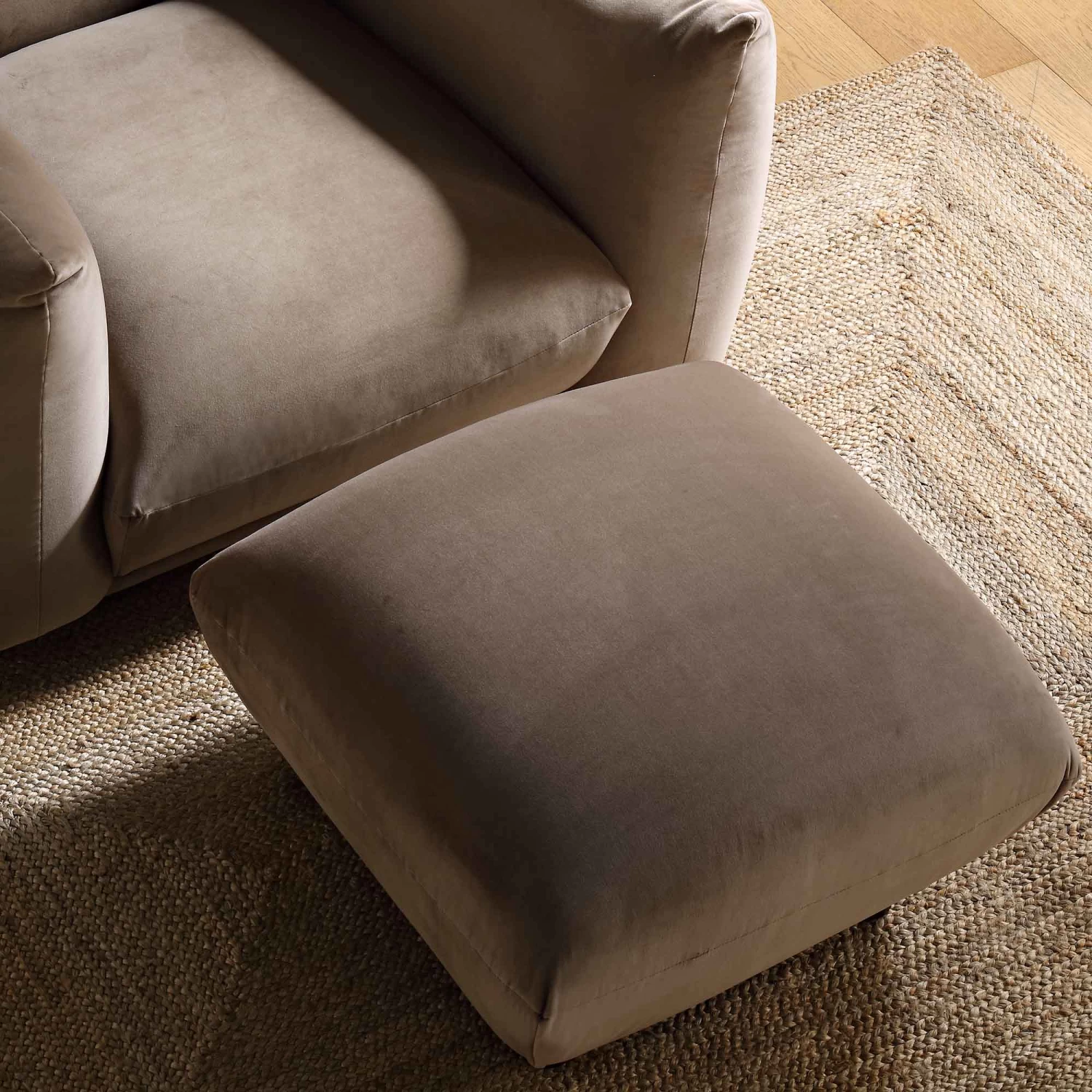 Gianni Pouffe, Mink Velvet 4 Gianni Pouffe, Mink Velvet - Image 2