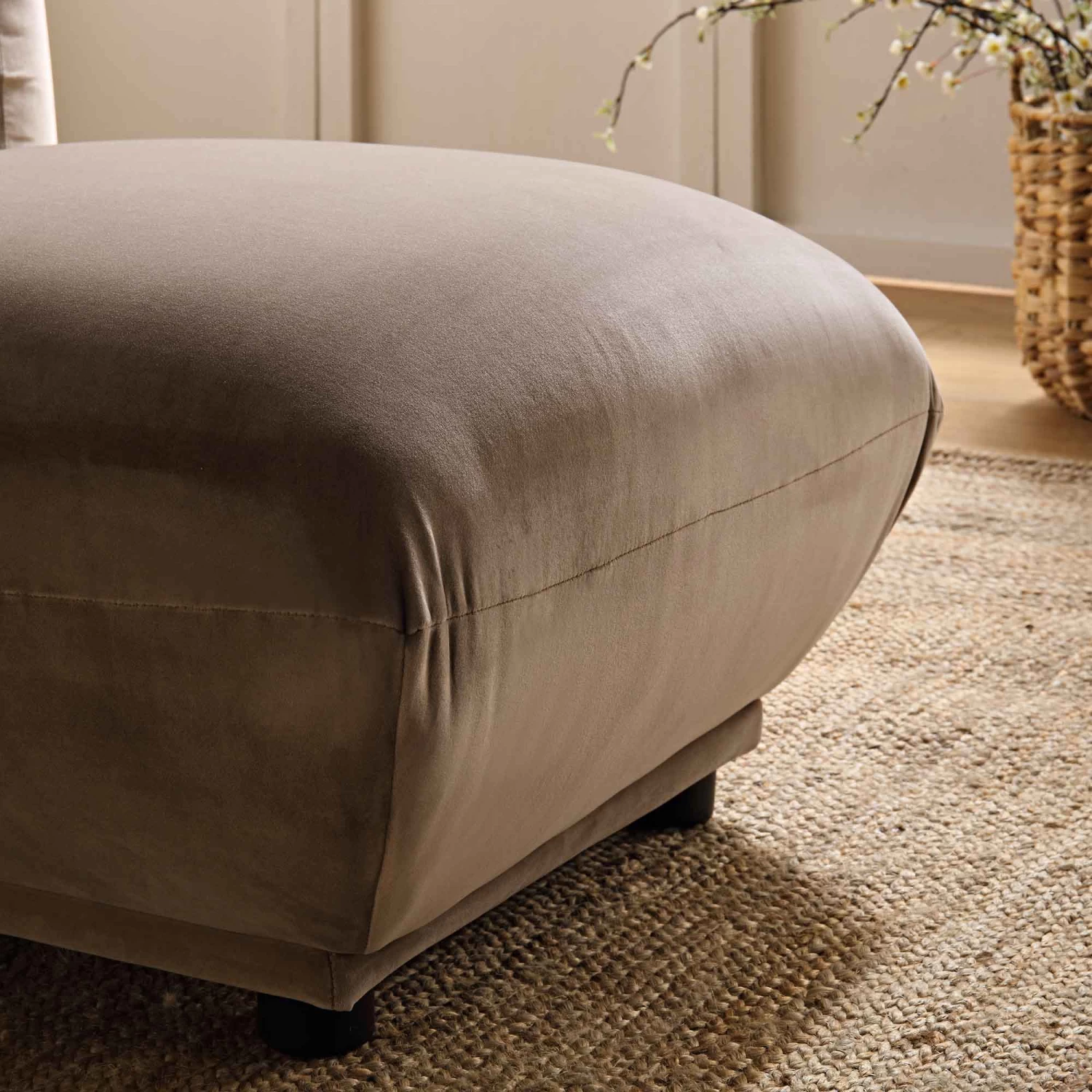 Gianni Pouffe, Mink Velvet 6 Gianni Pouffe, Mink Velvet - Image 4