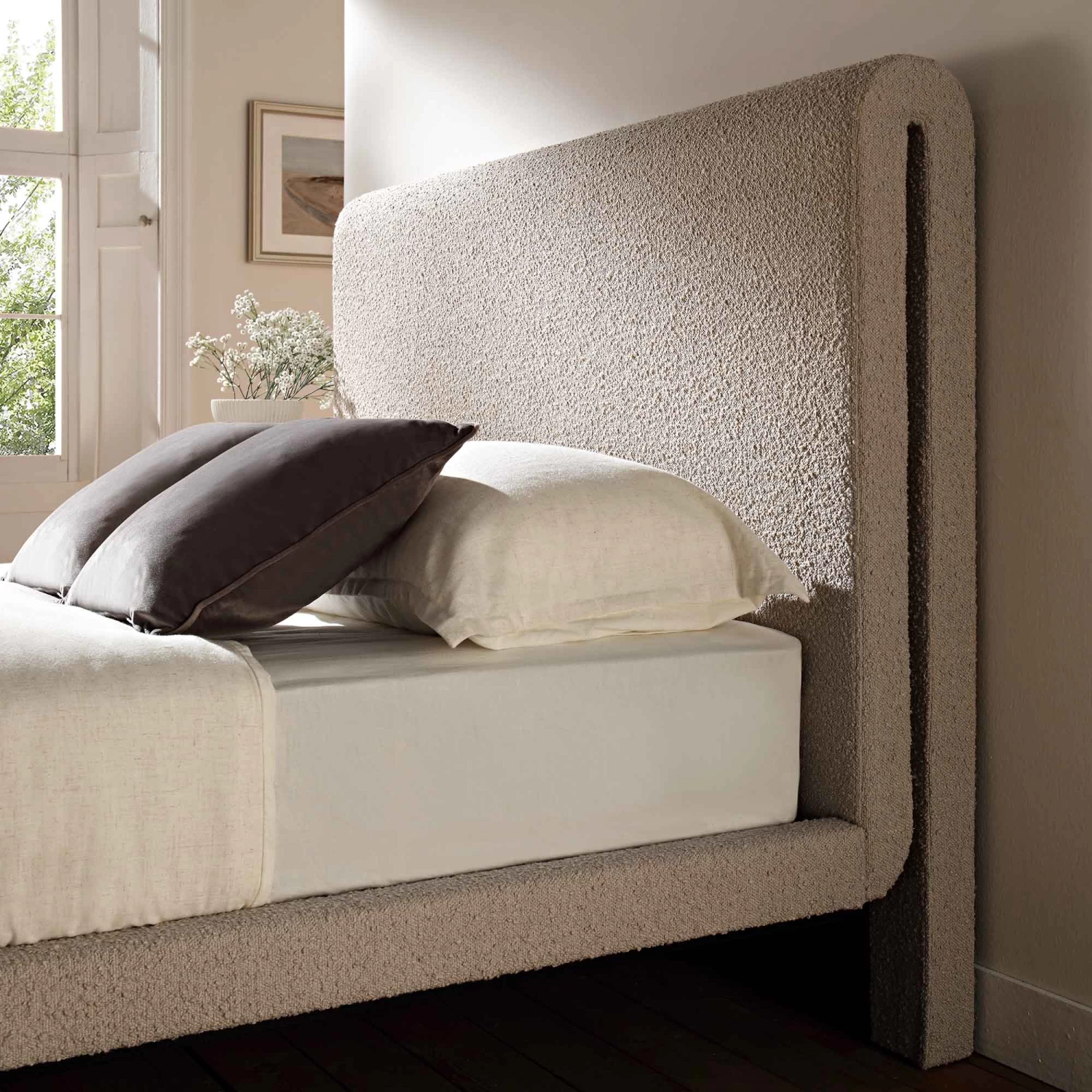 Hampstead Taupe Boucle Curved Bed 4 Hampstead Taupe Boucle Curved Bed - Image 2