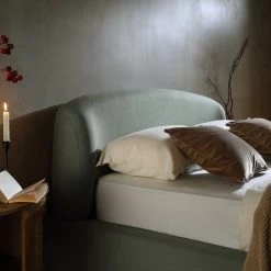 Constance Winged Headboard Ottoman Storage Bed, Olive Linen 21 Constance Winged Headboard Ottoman Storage Bed, Olive Linen -Garden Store ZD 2182 OLIVE LIN scene3